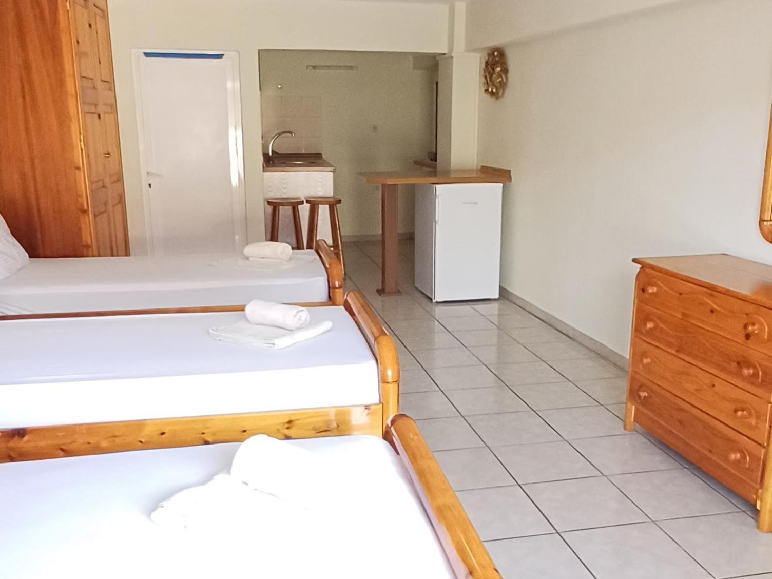 Flora Studios Corfu - Adults Only Benitses  Bilik gambar